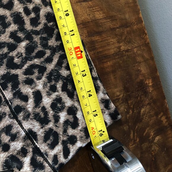 Good American Leopard Print Leggings - Picture 6 of 10